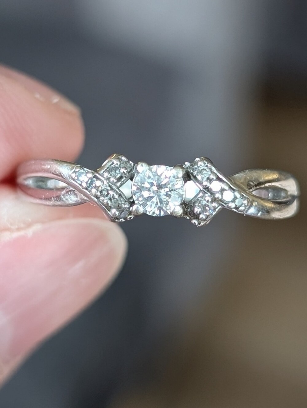 10K White Gold Diamond Promise Ring